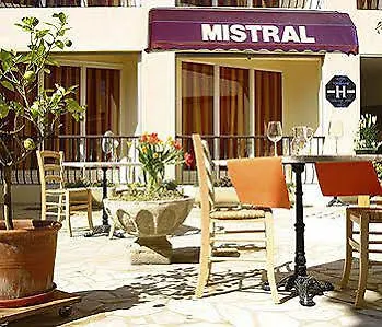 Mistral 2*